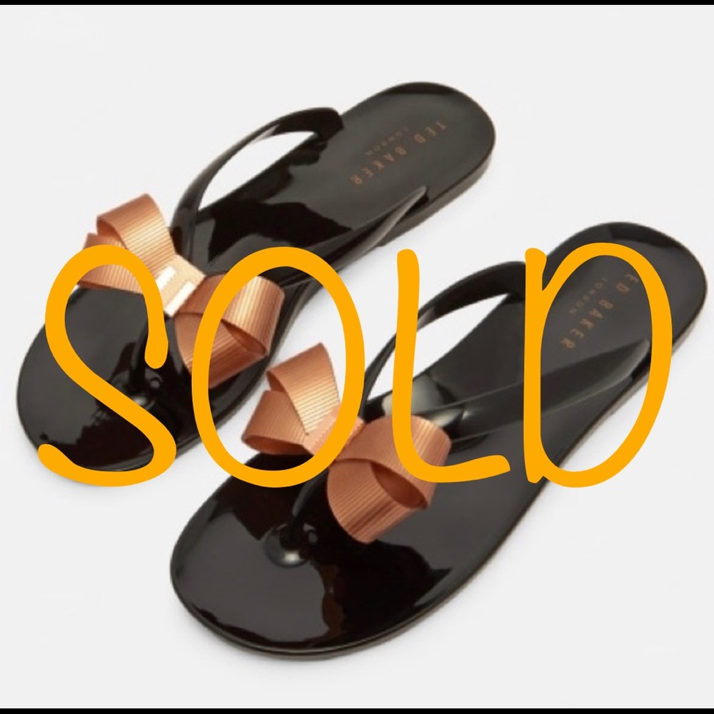 LIKE NEW Ted Baker Suzie flip flop black